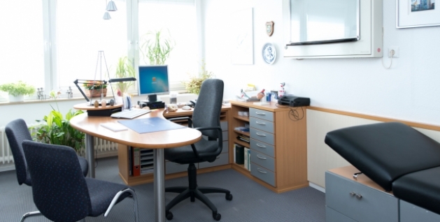 Sprechzimmer Dr. Peter Jessen